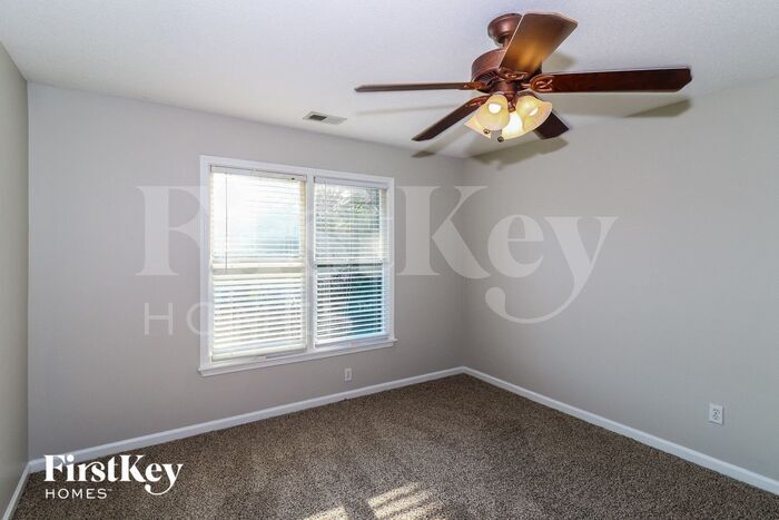 Building Photo - 1323 Crossmont Cove