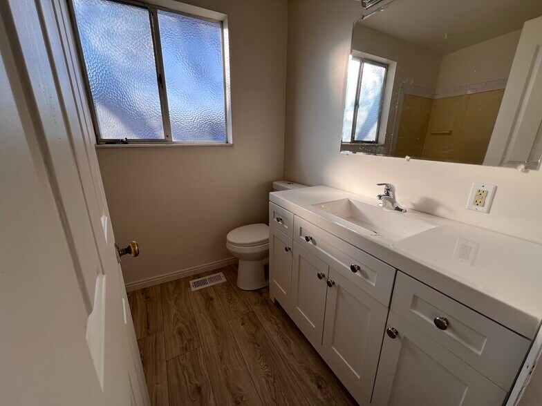 Building Photo - 1344 E 8125 S