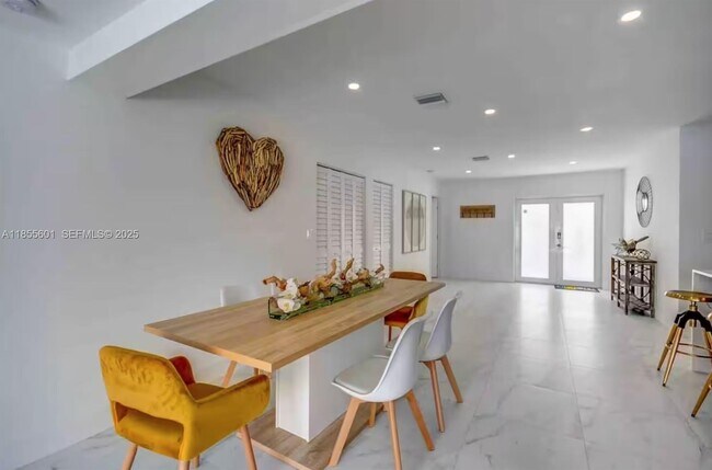 Building Photo - 3530 SW 104th Ave