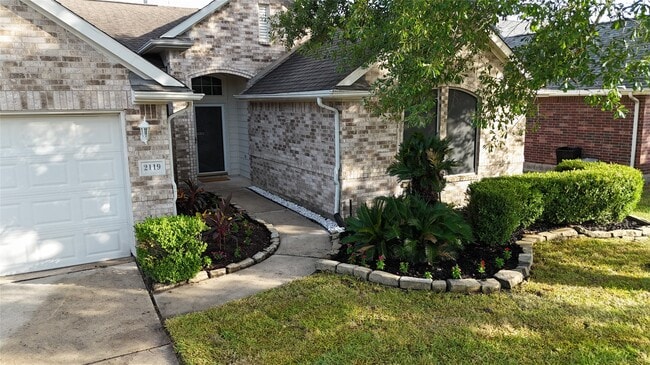 Building Photo - 2119 Hannover Way