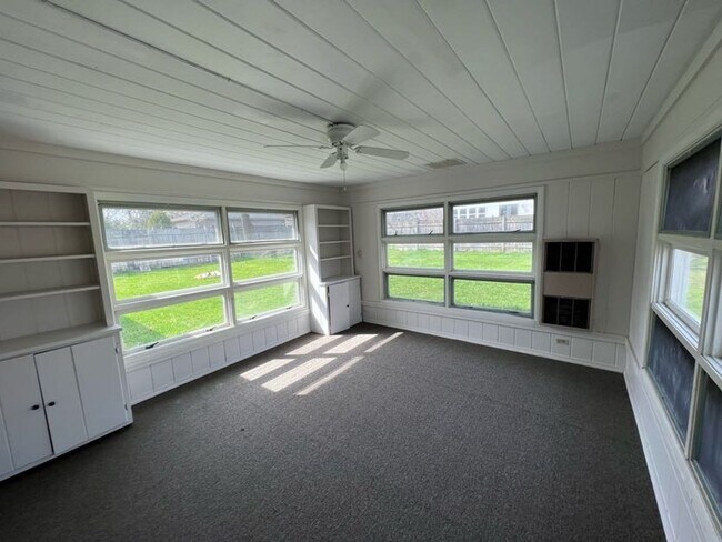 Building Photo - 3 Bedroom Home in Wheaton