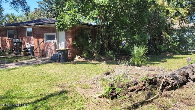 Primary Photo - 2231 Spring Park Rd