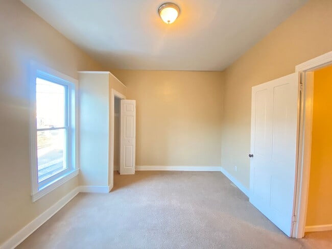 Building Photo - Charming 3 Bedroom, 1 Bath Home in York, Pa!