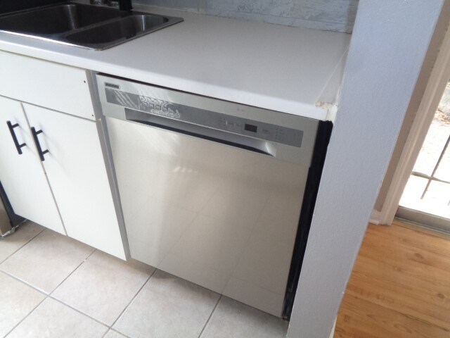 Building Photo - 2225 Mimosa Dr