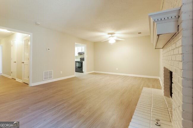Building Photo - 8071 Creekstone Way