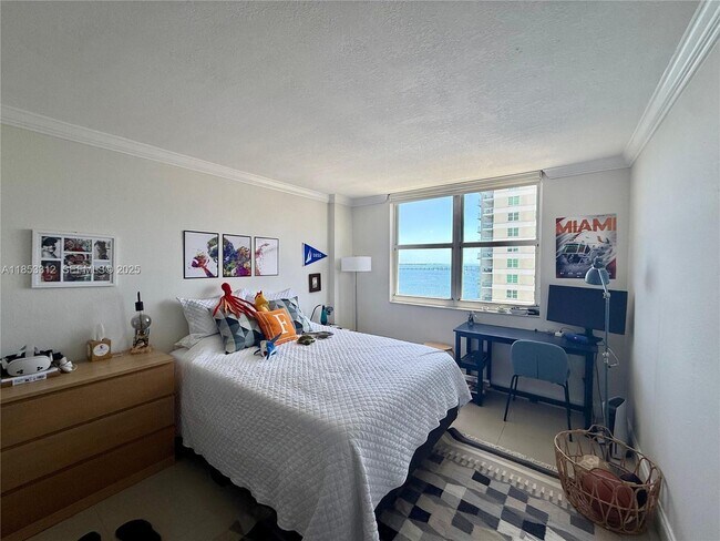 Building Photo - 770 Claughton Island Dr