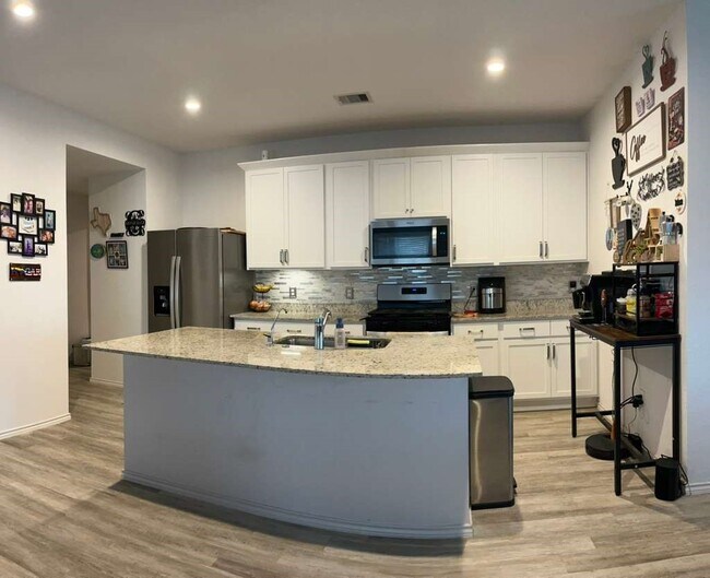 Building Photo - 31014 Brightwell Bnd