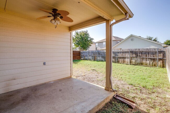 Building Photo - Amazing Rental Home- 3 Bed, 2 Bath Home in...