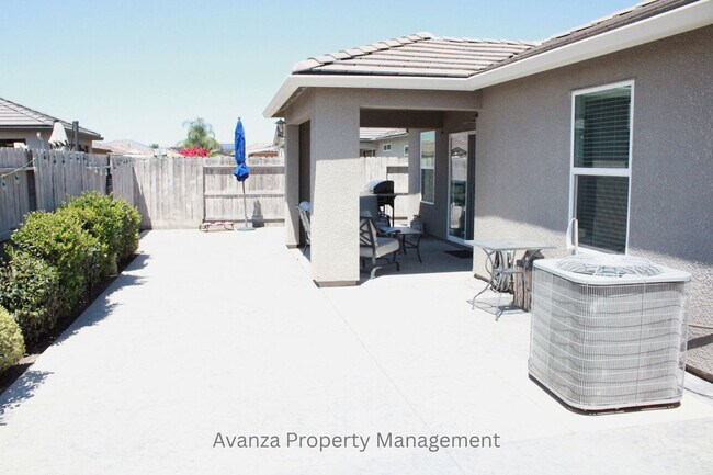 Building Photo - Home for Rent 6857 E. Cetti Ave Fresno, CA 93727