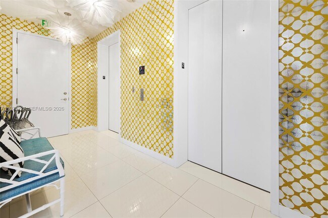 Building Photo - 100 South Pointe Dr