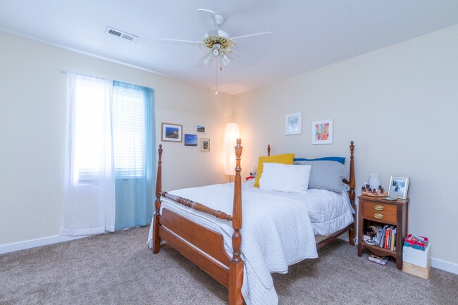 Building Photo - 101 Brookview Cir