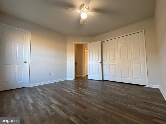 Building Photo - 9609 Coventry Creek Dr