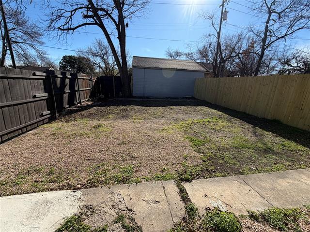 Building Photo - 220 E Woodin Blvd