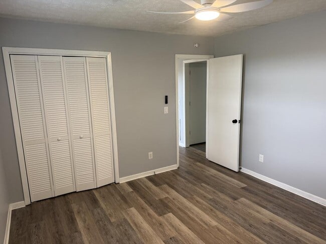 Building Photo - 300 Car-Mol Dr