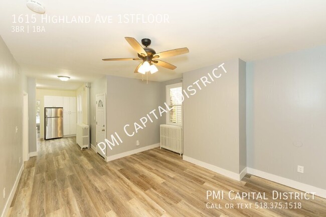 Building Photo - Newly Remodeled 3 bed/1 bath Apt w/ W/D Ho...