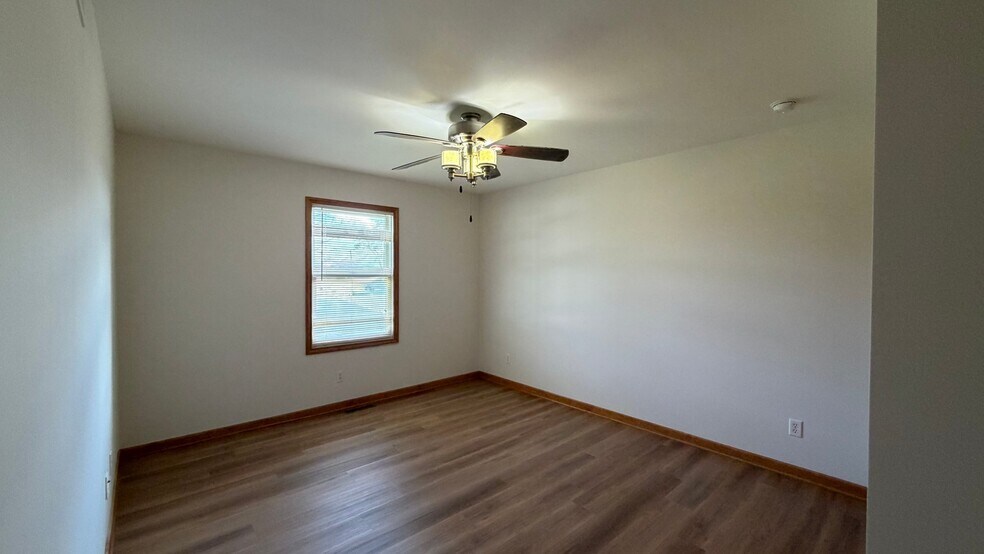 Building Photo - 6387 Amanda Dr