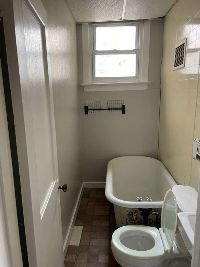 Building Photo - 436 Crawford Ave