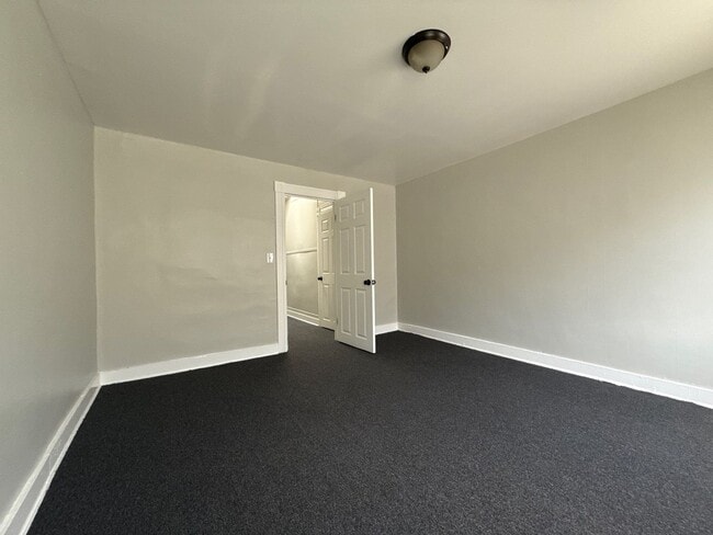 Building Photo - Three Bedroom Home In Baltimore City