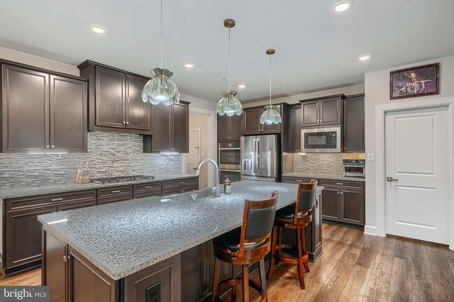 Building Photo - 7142 Starmount Ct