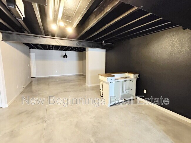 Building Photo - 5313 Palomino Ranch Point