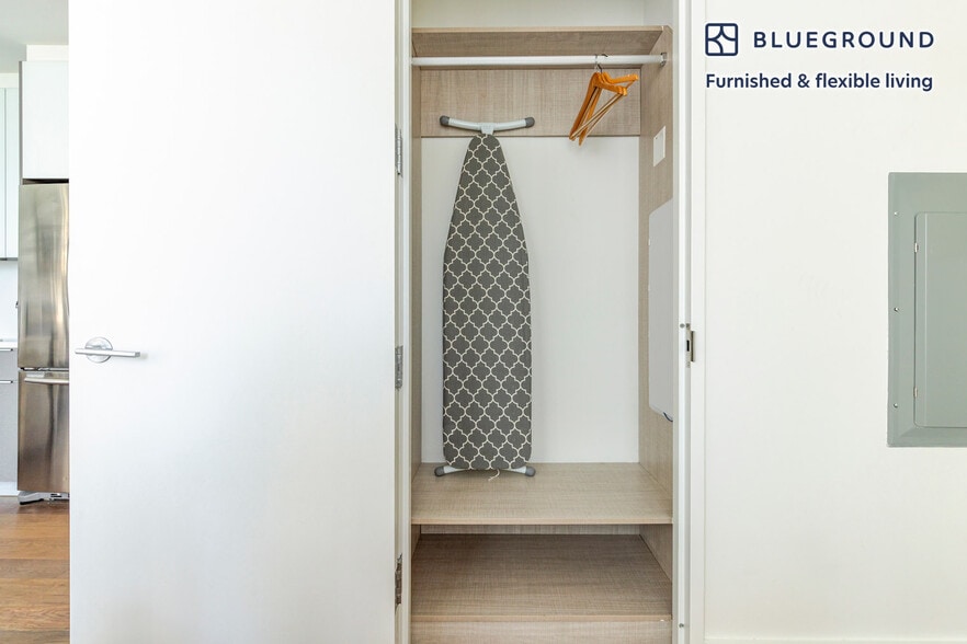 Building Photo - 42-10 27th St