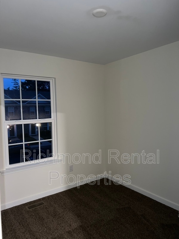 Building Photo - 1503 Stonewall Manor Dr