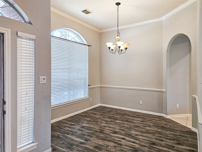 Building Photo - 18118 Yellowstone Trail