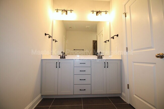 Building Photo - 612 Amaranth Dr