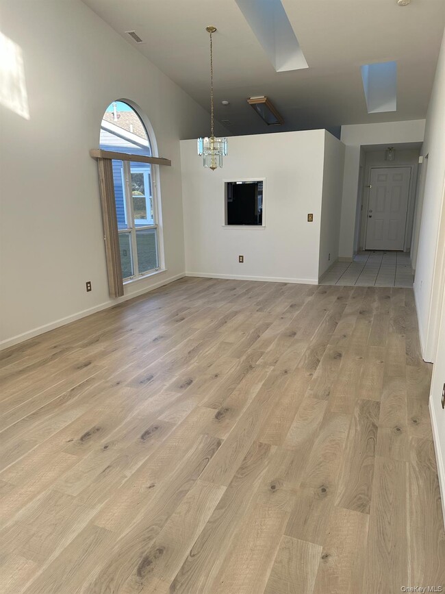 Building Photo - 745 Spring Lake Dr