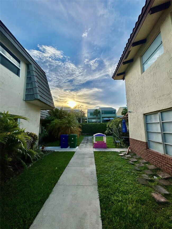 Building Photo - 2966 NW 89th Terrace