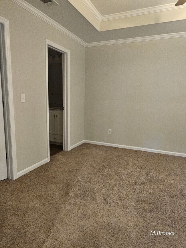 Building Photo - 1704 Almond Tree Pl