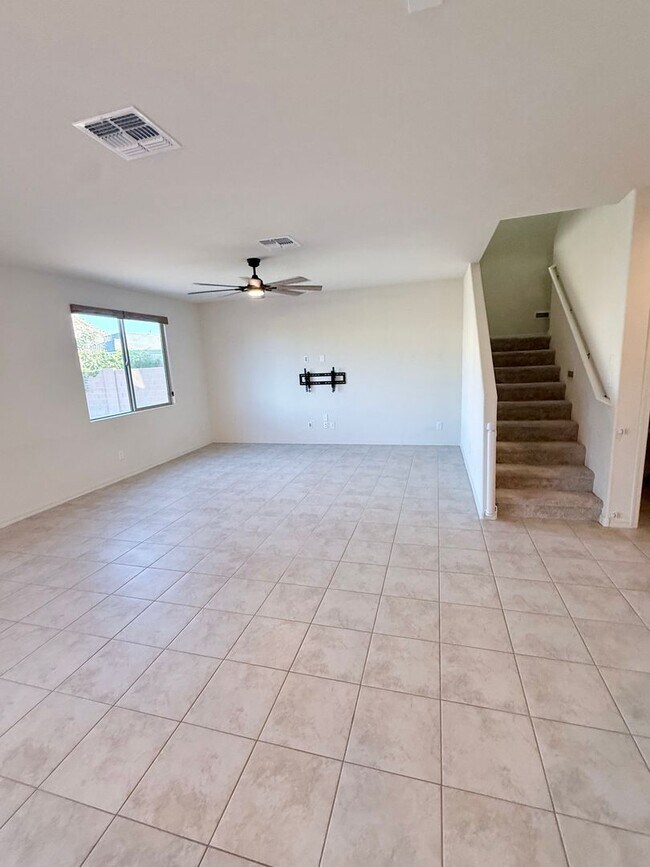 Building Photo - BEAUTIFUL Home in San Tan Valley with Mountain View’s! A Must See!