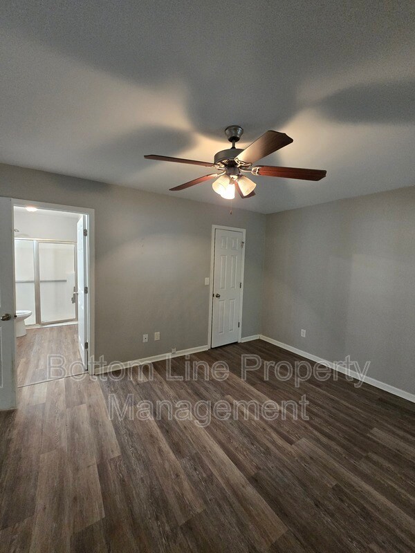 Building Photo - 3850 Fircrest Dr