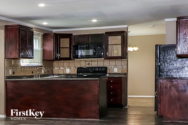 Building Photo - 14345 River Oaks Ct