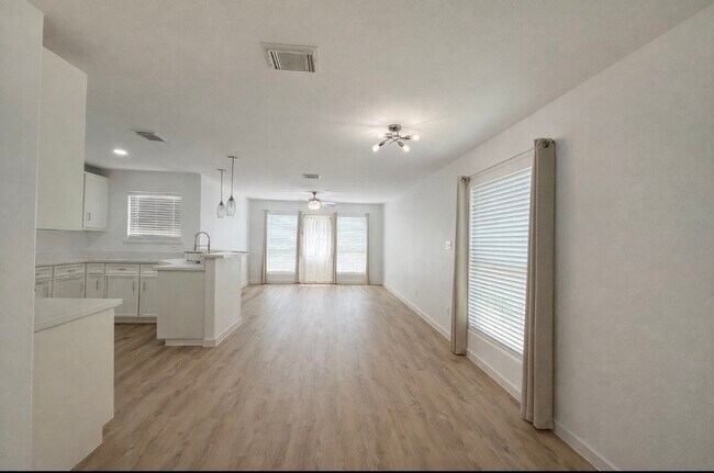 Building Photo - 3114 Bolt St
