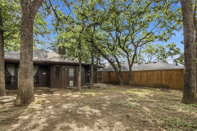 Building Photo - 104 Summit Cove