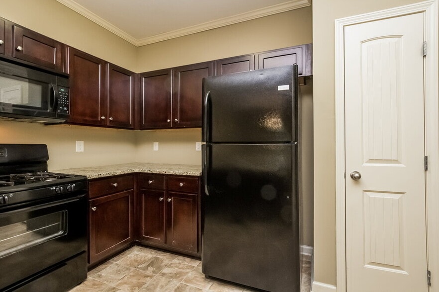 Building Photo - 338 Camellia Way
