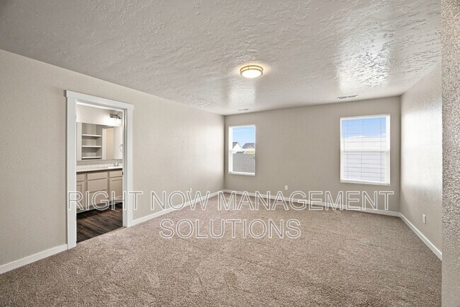 Building Photo - 10043 W Campville St