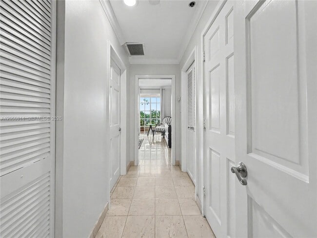 Building Photo - 2124 Fisher Island Dr