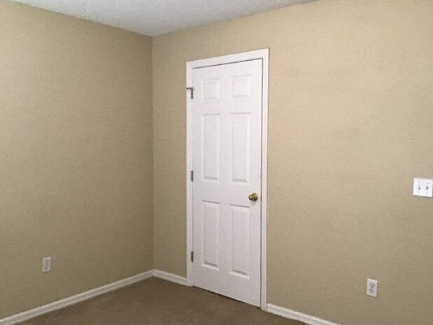 Building Photo - 754 46th Sq