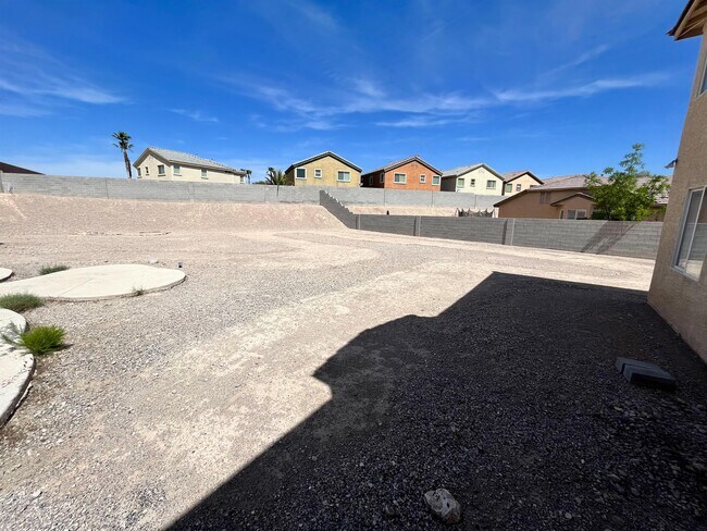 Building Photo - 653 Orbiter Ln