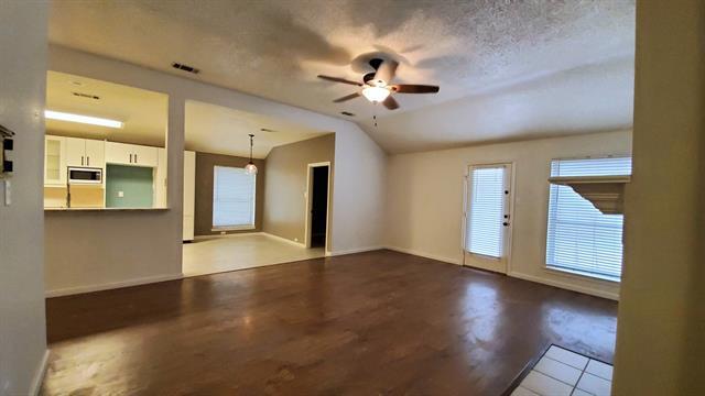 Building Photo - 8017 Clipper St