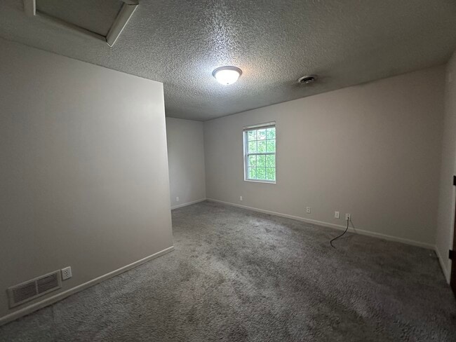 Building Photo - 15986 Arrowhead Rd