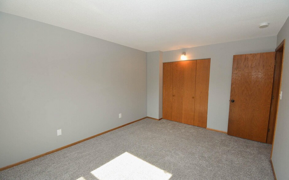 Building Photo - 607 19th St NW