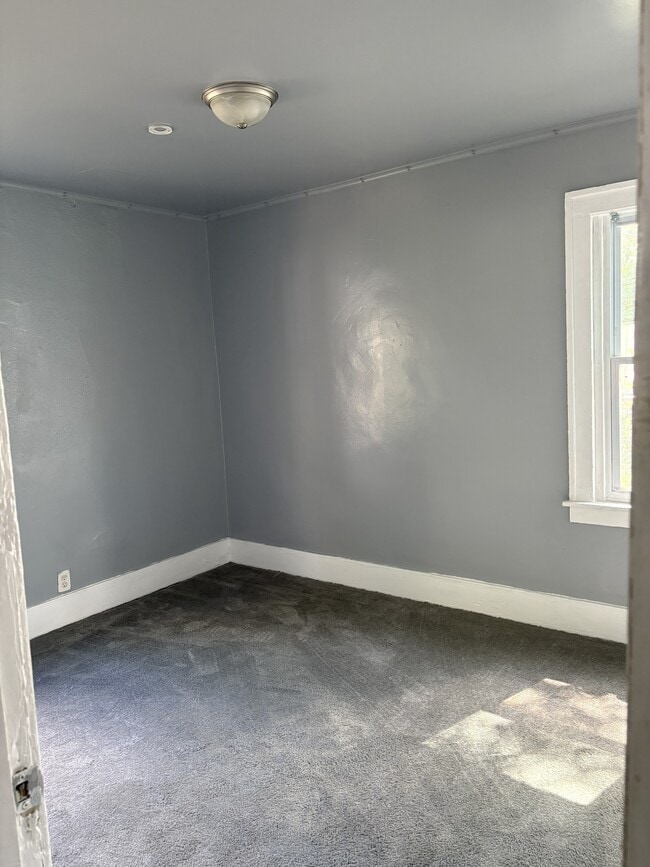 Building Photo - 13522 Glastonbury Ave