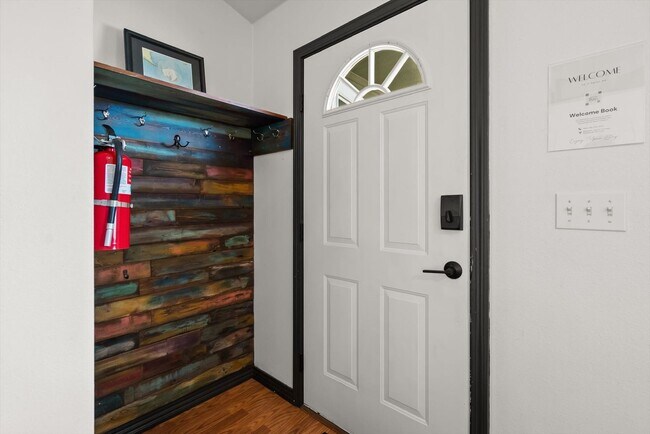 Building Photo - Glacier Chalet – Cozy Columbia Falls Retreat Near Glacier National Park