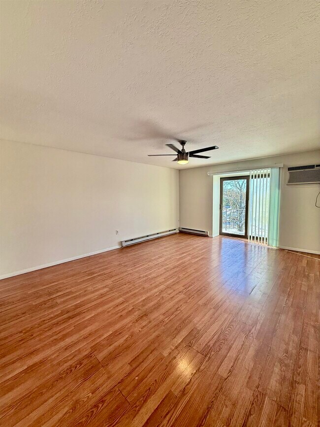 Building Photo - 4 Fairfax Ave