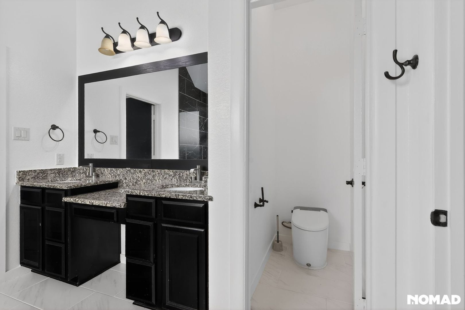 Building Photo - 2010 Silver Moon Dr