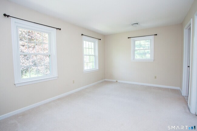 Building Photo - 24 Old Mill Dr