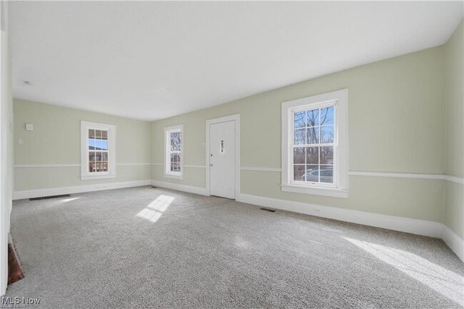 Building Photo - 437 Erie St